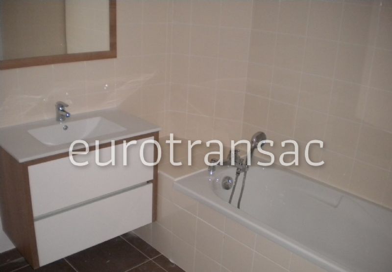 SETE - APPARTEMENT F3 DE 62M² + BALCON DE 4.70M² - QUARTIER THEATRE - PARKING PRIVEBV23004