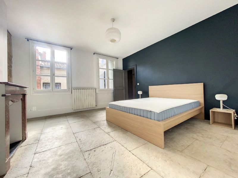 MONTPELLIER GRAND T3 MEUBLE05-237