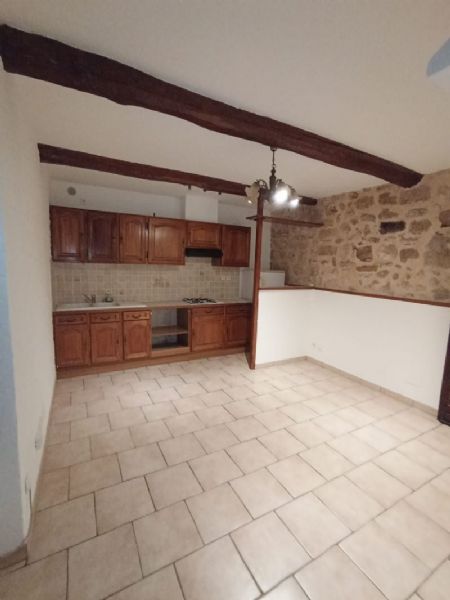  SAINT PONS DE MAUSCHIENS  AGREABLE MAISON DE VILLAGE T204-396