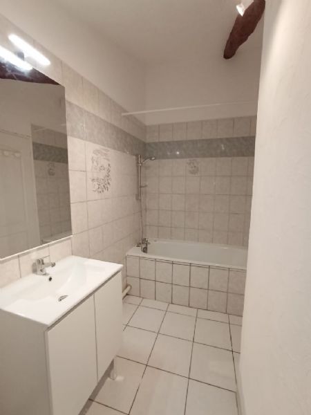  SAINT PONS DE MAUSCHIENS  AGREABLE MAISON DE VILLAGE T204-396