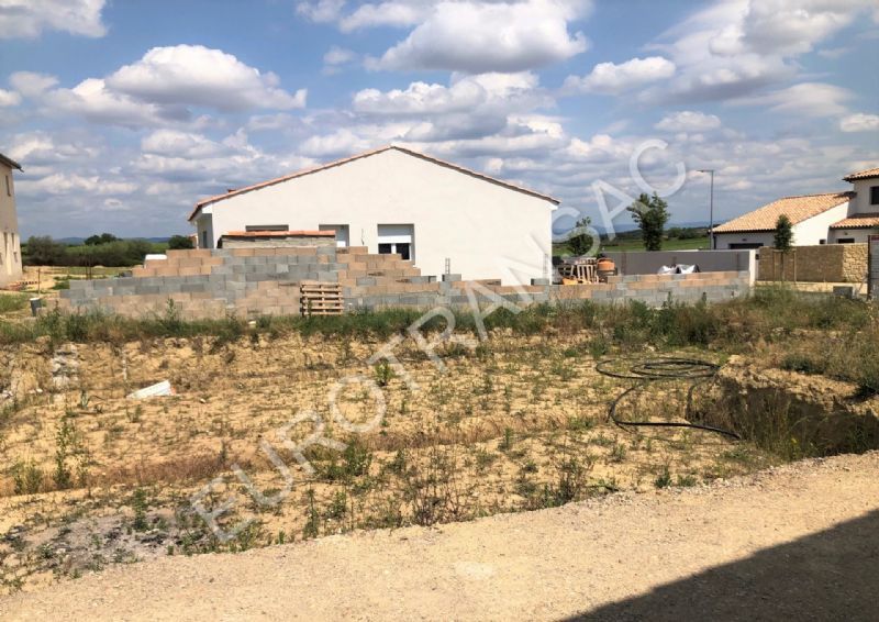 MONTAGNAC - Terrain constructible de 326 m² dans un lotissement calme proche campagneSP23017