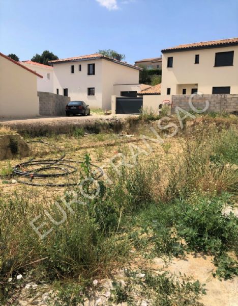 MONTAGNAC - Terrain constructible de 326 m² dans un lotissement calme proche campagneSP23017