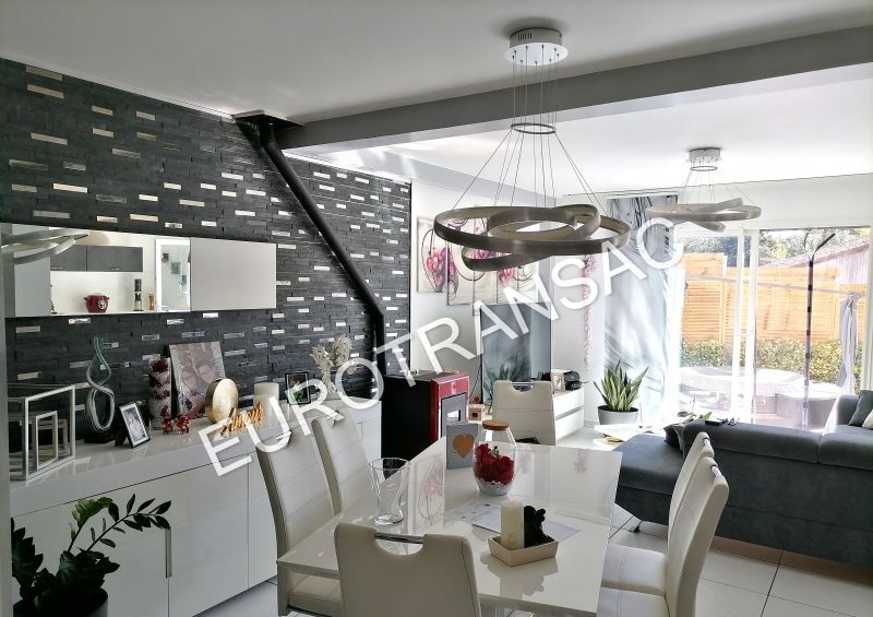 PINET, maison avec jardin et garage NL23041