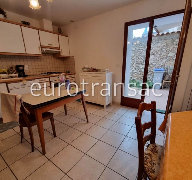 SOUS COMPROMIS - BALARUC LES BAINS - MAISON DE VILLAGE AVEC COUR BV23035