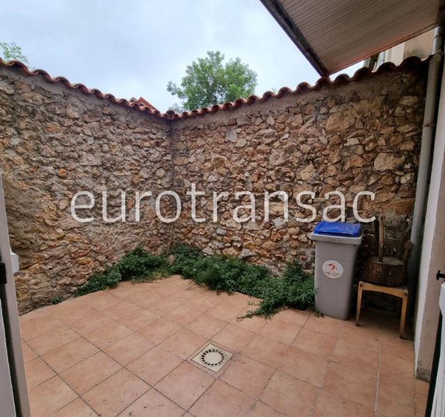 SOUS COMPROMIS - BALARUC LES BAINS - MAISON DE VILLAGE AVEC COUR BV23035