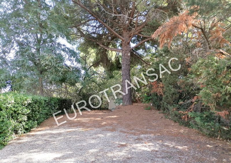 Ideally located between Béziers and Montpellier, magnificent building land of 1821 m²NL23038