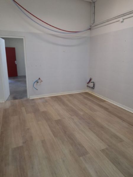 PAULHAN - LOCAL COMMERCIAL05-135