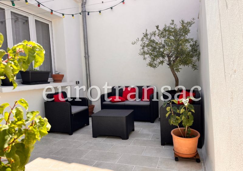 Maison vigneronne de charme de 124 m² avec terrasse et courNL25039