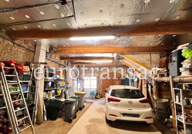 Maison vigneronne de charme de 124 m² avec terrasse et courNL25039