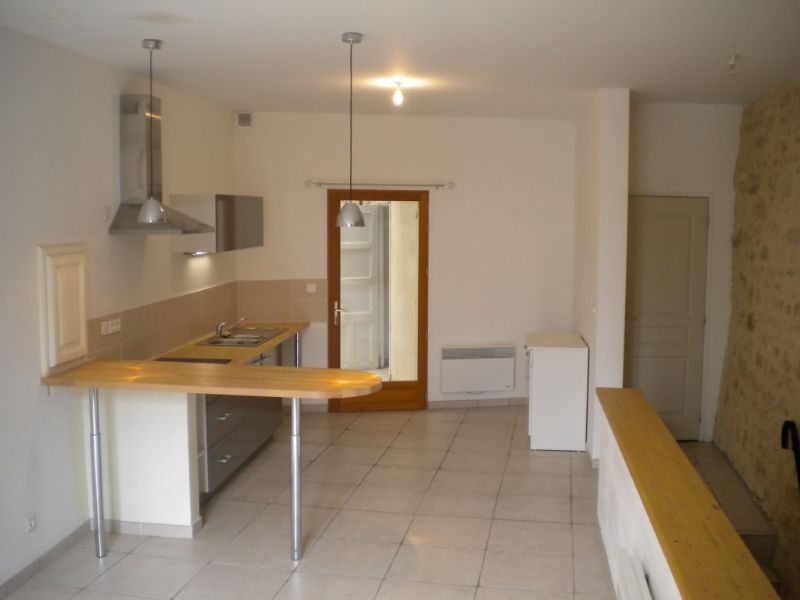 PEZENAS, EXCEPTIONNEL ! COUP DE CŒUR ! 17 Place de la République. 04-694