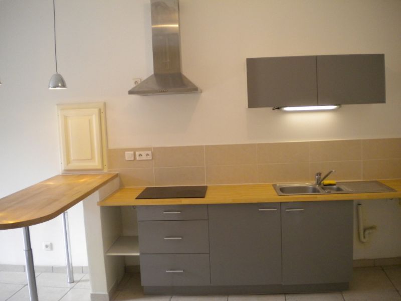 PEZENAS, EXCEPTIONNEL ! COUP DE CŒUR ! 17 Place de la République. 04-694