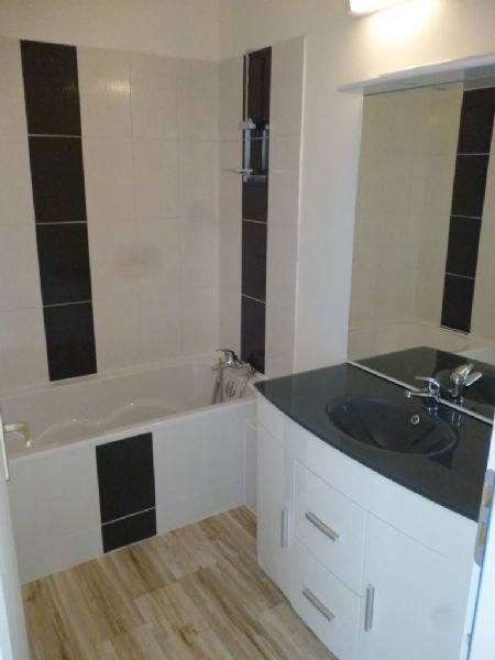 PEZENAS, EXCEPTIONNEL ! COUP DE CŒUR ! 17 Place de la République. 04-694