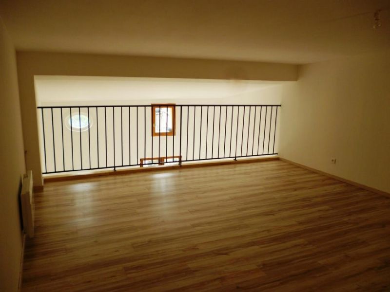 PEZENAS, EXCEPTIONNEL ! COUP DE CŒUR ! 17 Place de la République. 04-694