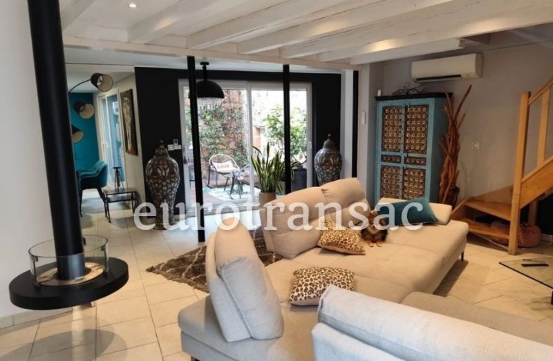 FLORENSAC - Magnifique maison de village R+2, proche de Marseillan et du bassin de Thau.NL25025