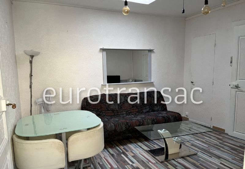 BALARUC LES BAINS - TOWNHOUSE DIVIDED INTO 2 APARTMENTS - COURTYARD OF 23M² - RENOVATEDBV24002