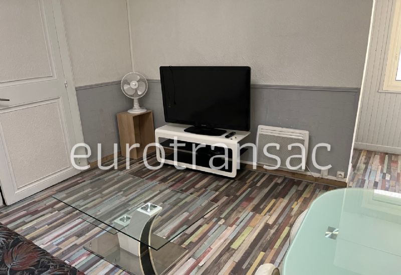 BALARUC LES BAINS - MAISON DE VILLE DIVISÉE EN 2 APPARTEMENTS - COUR DE 23M² - RÉNOVÉBV24002