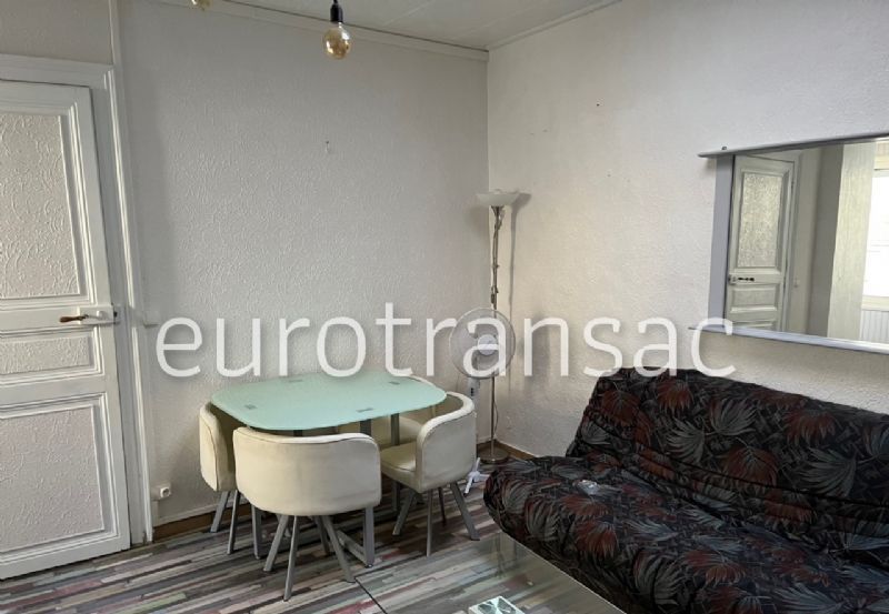 BALARUC LES BAINS - TOWNHOUSE DIVIDED INTO 2 APARTMENTS - COURTYARD OF 23M² - RENOVATEDBV24002