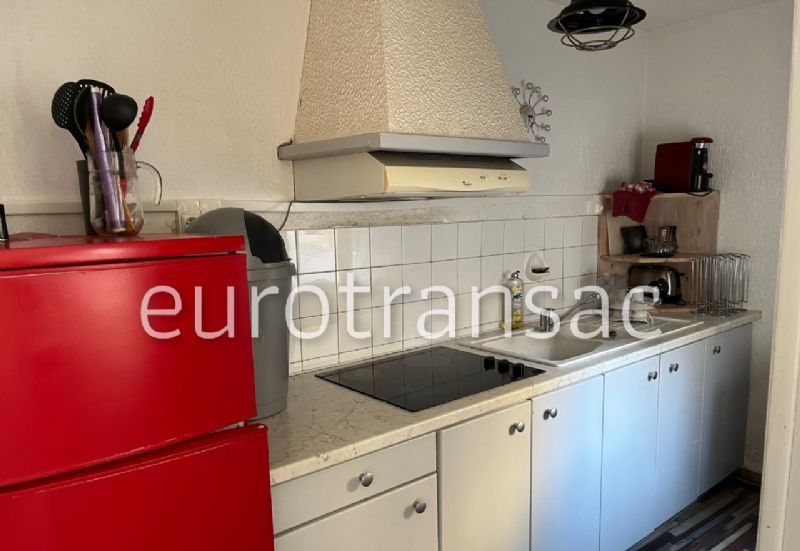 BALARUC LES BAINS - TOWNHOUSE DIVIDED INTO 2 APARTMENTS - COURTYARD OF 23M² - RENOVATEDBV24002