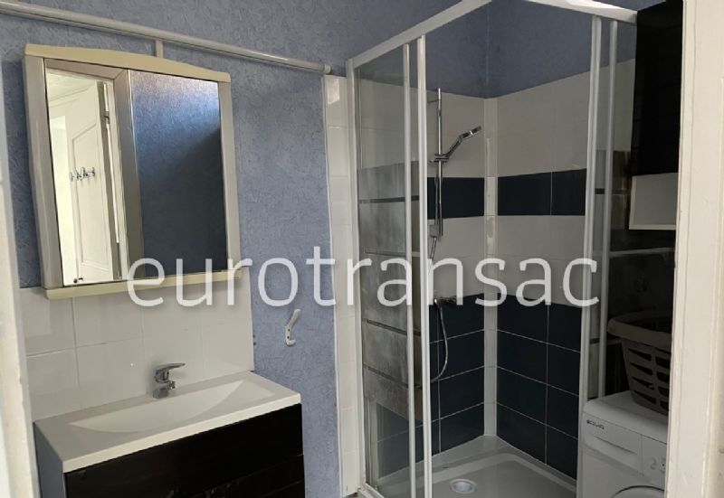 BALARUC LES BAINS - MAISON DE VILLE DIVISÉE EN 2 APPARTEMENTS - COUR DE 23M² - RÉNOVÉBV24002