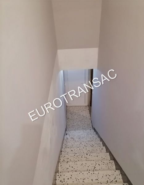 Vigneronne de 82 m² R+1 avec RDC à aménager en espace de vie ou appartement.NL22028