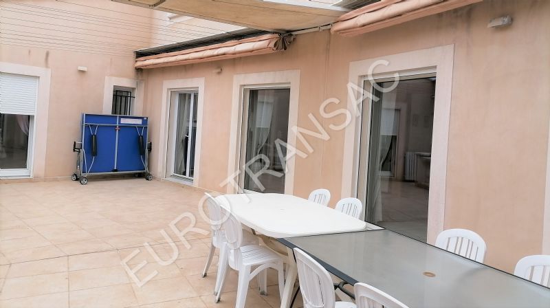 Villa/apartment T4 with adjoining studio, garden, terrace and poolNL23028