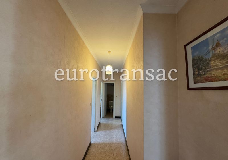 SERVIAN - Vaste maison vigneronne sur un terrain de 1580 m² entre Béziers et Pézenas NL25032