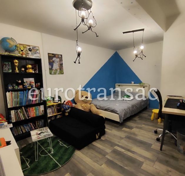 SERVIAN - Coquette maison refaite à neuf de 100 m² avec terrasseNL25058