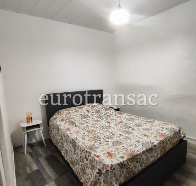 SERVIAN - Coquette maison refaite à neuf de 100 m² avec terrasseNL25058