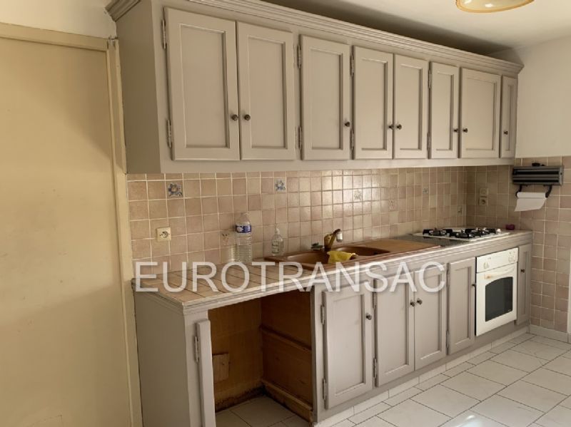 Villa de plain pied,100m2 hab. sur 894 m2 de terrain closSP23016