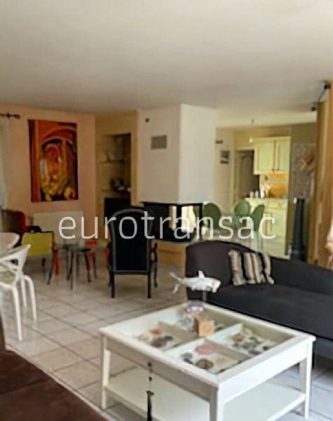 BALARUC LES BAINS - VILLA T4 DE 123M² SUR UN TERRAIN DE 860M² - PISCINE ET JACUZZI - JARDIN LUXURIANT BV22074