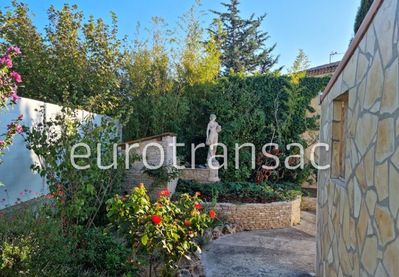 BALARUC LES BAINS - VILLA T4 DE 123M² SUR UN TERRAIN DE 860M² - PISCINE ET JACUZZI - JARDIN LUXURIANT BV22074