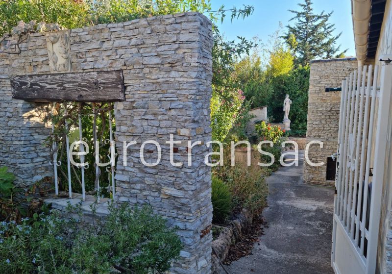 BALARUC LES BAINS - VILLA T4 DE 123M² SUR UN TERRAIN DE 860M² - PISCINE ET JACUZZI - JARDIN LUXURIANT BV22074