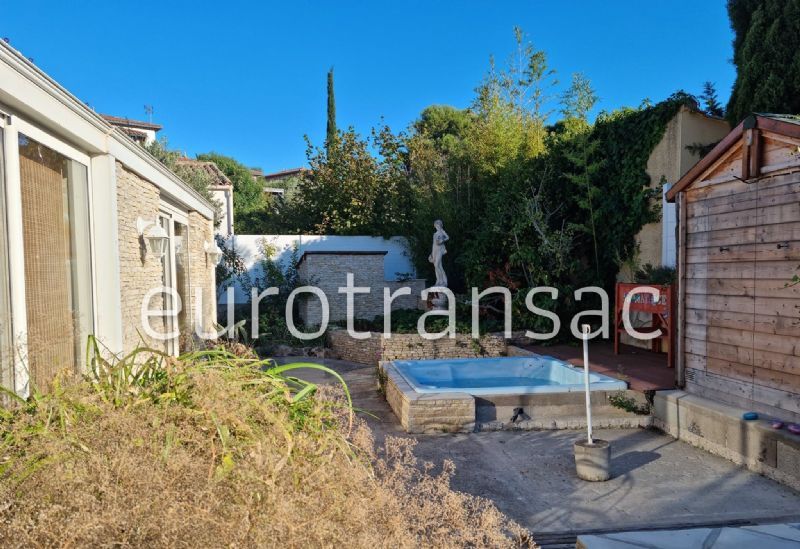 BALARUC LES BAINS - VILLA T4 DE 123M² SUR UN TERRAIN DE 860M² - PISCINE ET JACUZZI - JARDIN LUXURIANT BV22074