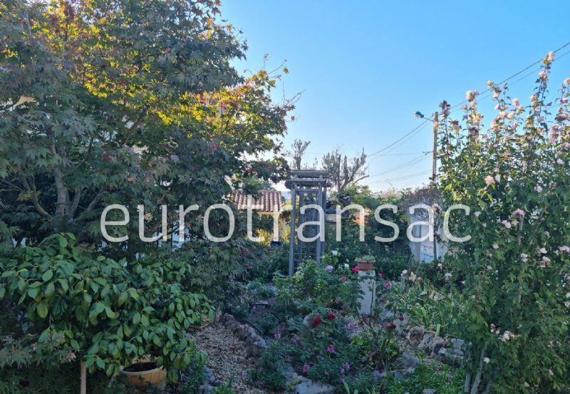 BALARUC LES BAINS - VILLA T4 DE 123M² SUR UN TERRAIN DE 860M² - PISCINE ET JACUZZI - JARDIN LUXURIANT BV22074