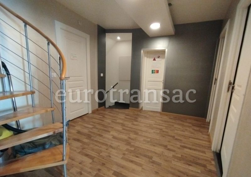 SAINT-PARGOIRE - Vaste vigneronne de 160 m² avec terrasse et garageNL25049