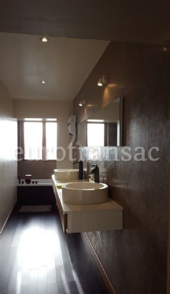 SAINT-PARGOIRE - Vaste vigneronne de 160 m² avec terrasse et garageNL25049