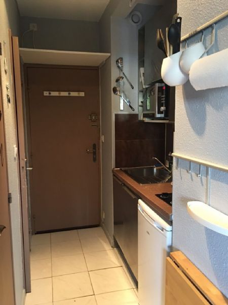 BALARUC LES BAINS - STUDIO DE 18M² AVEC SON JARDINET DE 13M² - PROCHE COMMERCES, PLAGE, CUREBV23017