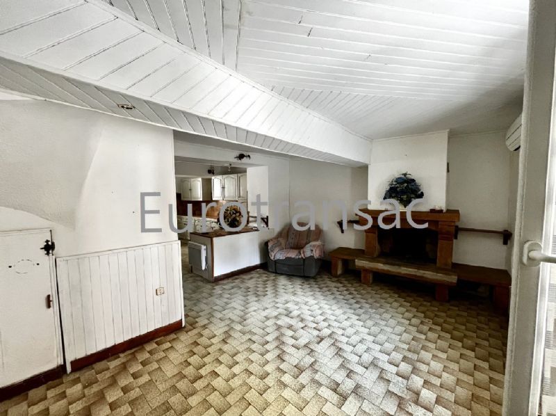 170m² Village house with terrace and garage to restoreSP24007