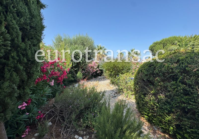 NEZIGNAN L'EVEQUE, Single-storey villa of 96 m² on land of 735 m² with swimming poolNL25010
