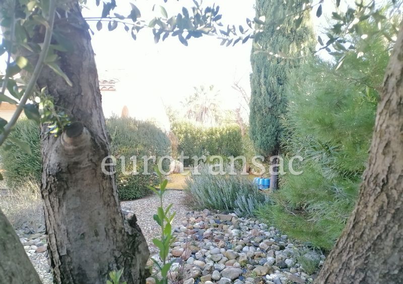 NEZIGNAN L'EVEQUE, Single-storey villa of 96 m² on land of 735 m² with swimming poolNL25010