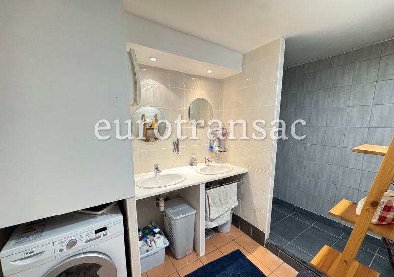 CASTELNAU-DE-GUERS - Maison de charme T4 avec terrasse, jardin et piscineNL25023