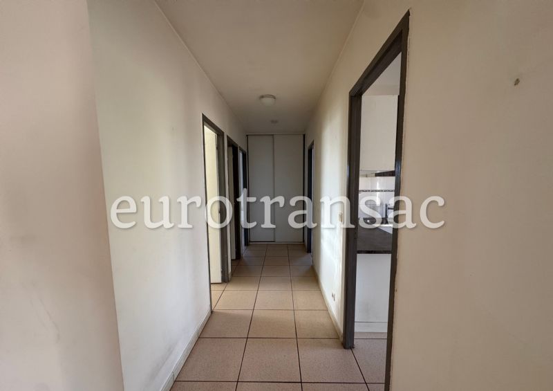 NEZIGNAN L'EVEQUE - Maison vigneronne récente avec adorable jardinNL25017