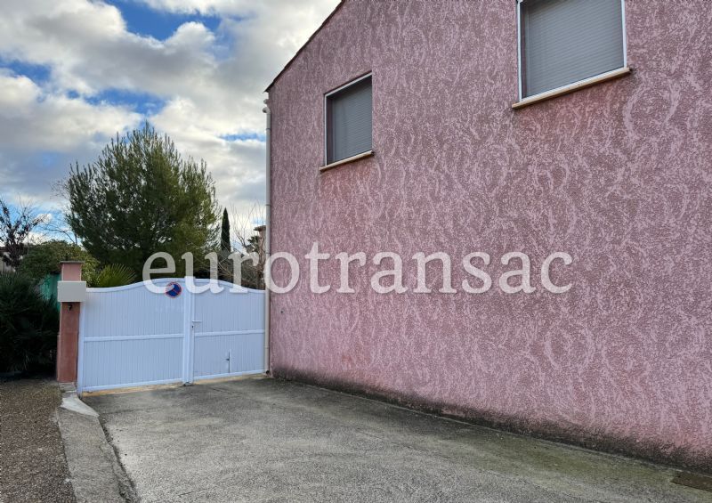 NEZIGNAN L'EVEQUE - Maison vigneronne récente avec adorable jardinNL25017