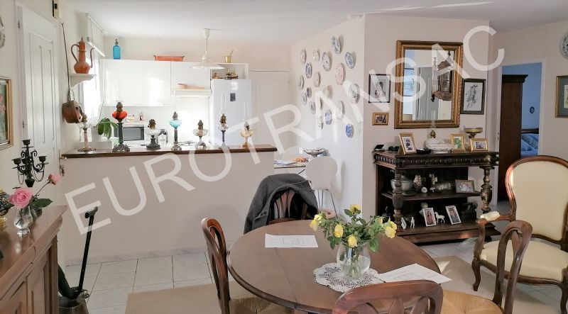  SOUS COMPROMIS -  Bessan.Cozy villa of 75 m² on one level on a plot of 302 m².NL22002