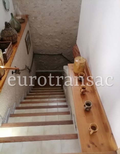 AUMES - Maison vigneronne de charme située dans un village très recherchéeNL25018