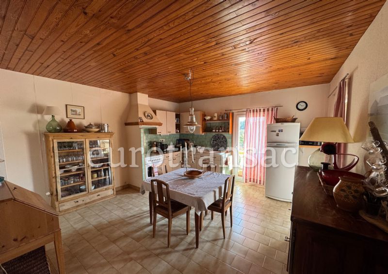 AUMES - Maison vigneronne de charme située dans un village très recherchéeNL25018