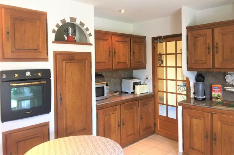 Entre Bassin de Thau et Pézenas, belle villa T7 sur terrain 1200 m² avec piscineNL21035
