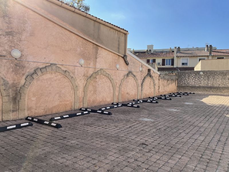 Balaruc-les-Bains (34560) – centre-ville (proche église) PARKINGS A LOUER A L’ANNEE05-283