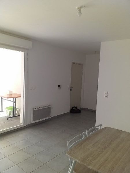 SAINT DE VEDAS - Joli T2 avec terrasse et parking04-990