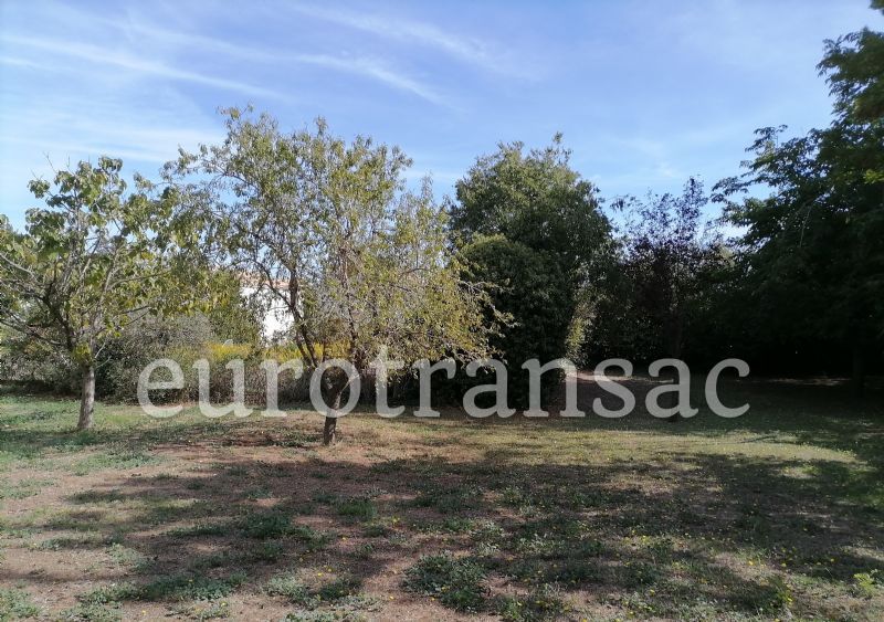 Idéalement situé entre Béziers et Montpellier, magnifique terrain à bâtir de 1821 m²NL25009